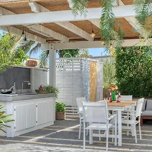 La Casa Degli Ulivi In Con Patio Quartu SantʼElena